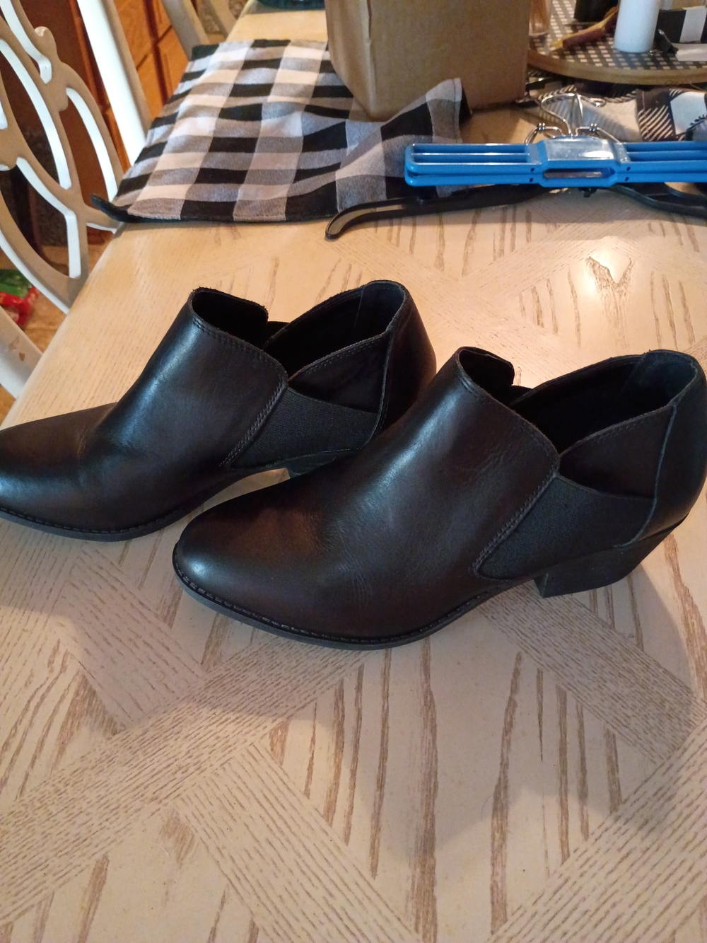 me too Men's Dark Brown Slip-On Ankle Boots